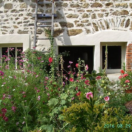 Cellier De La Fontaine Villa Saint-Georges-en-Couzan Eksteriør billede