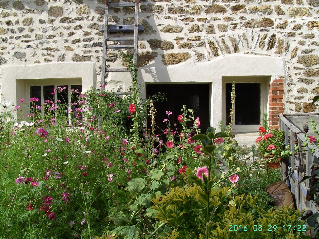 Cellier De La Fontaine Villa Saint-Georges-en-Couzan Eksteriør billede